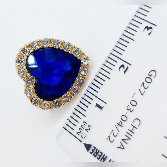🦃Blue Heart Shaped Stone Outlined In Faux Diamonds and Gold Colored Backings - Picture 3 of 3